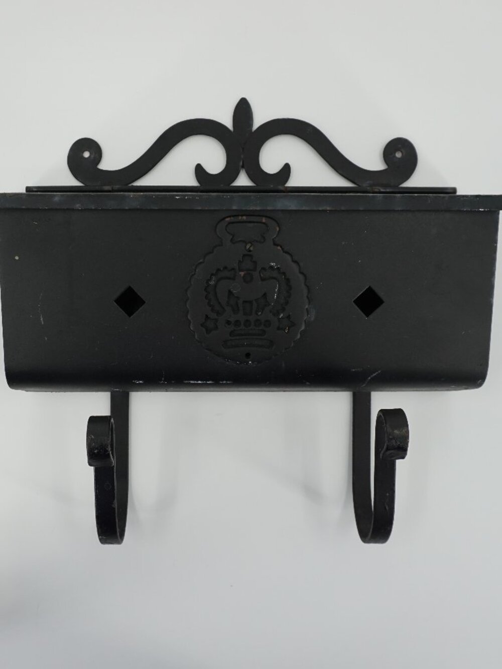 Vtg Wilton Wrought Iron Metal Retro House Mail Box With Royalty Crown & Stars